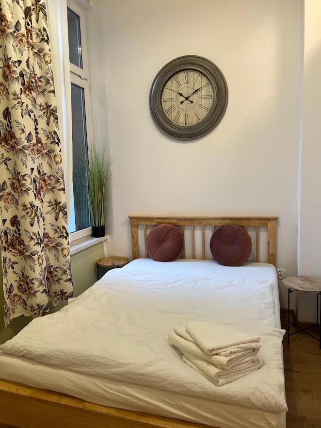 Stare Jagiellonski Parking Apartment Nowy Sacz